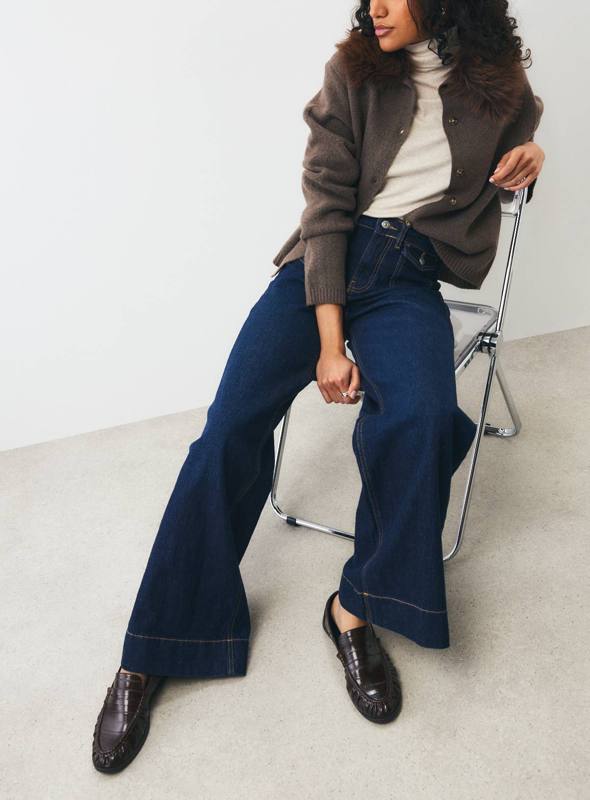 Patch Pocket Relaxed Flare Jeans 14S - Image 2